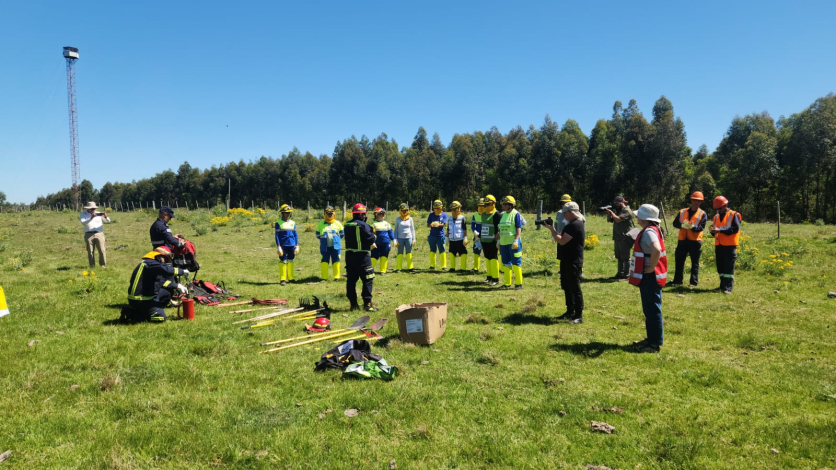 Capacitación para prevenir incendios forestales Capacitación para prevenir incendios forestales