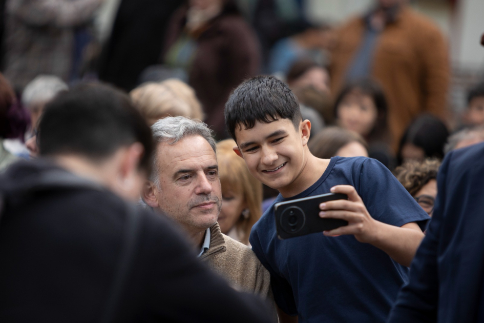 Orsi con jóvenes