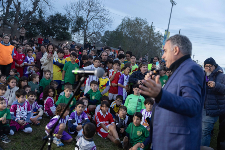 Inauguración de la cancha de la Liga de José Pedro Varela