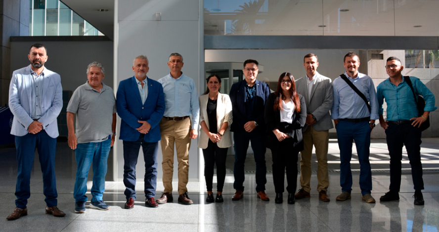 Integrantes de la DNE y Cecoed participantes del encuentro