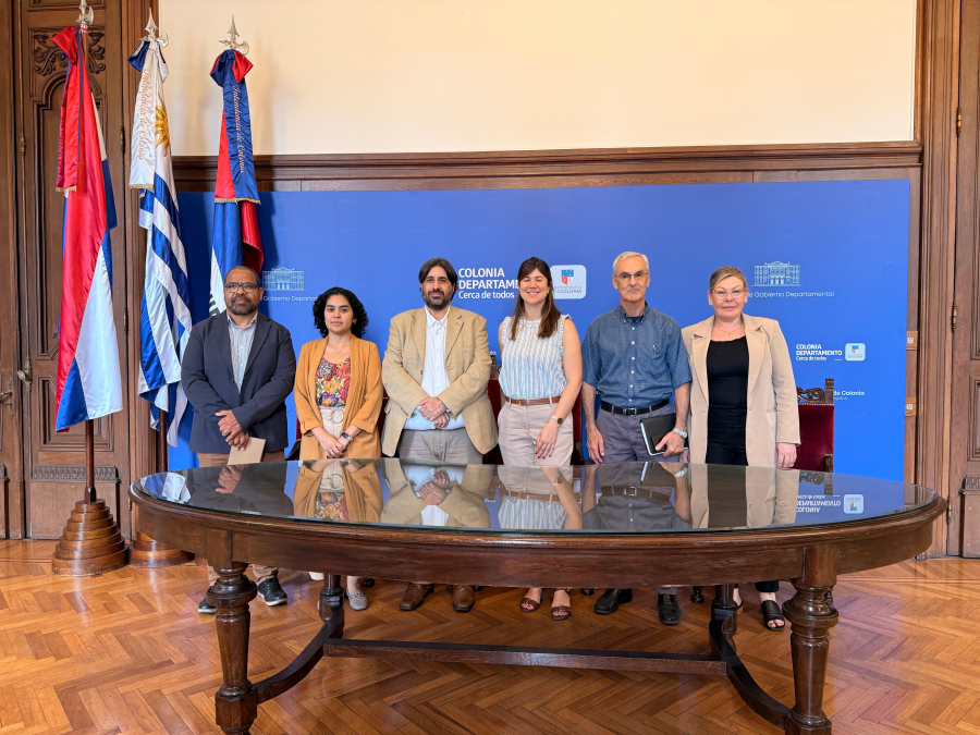 Reunión en Autoridades Unasev y del Gobierno Departamental de Colonia