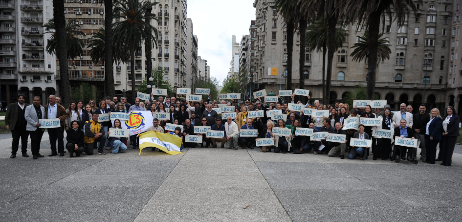 Delegaciones ULOSEV de todo el país participan de foto grupal en Plaza Independencia de Montevideo Delegaciones ULOSEV de todo el país participan de foto grupal en Plaza Independencia de Montevideo